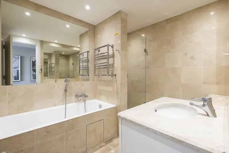1 Bedroom Canary Wharf Apartment - Premium Riverside Living