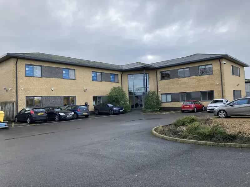 King's Lynn Office Suite: Air-Conditioned, Ample Parking, Staffroom