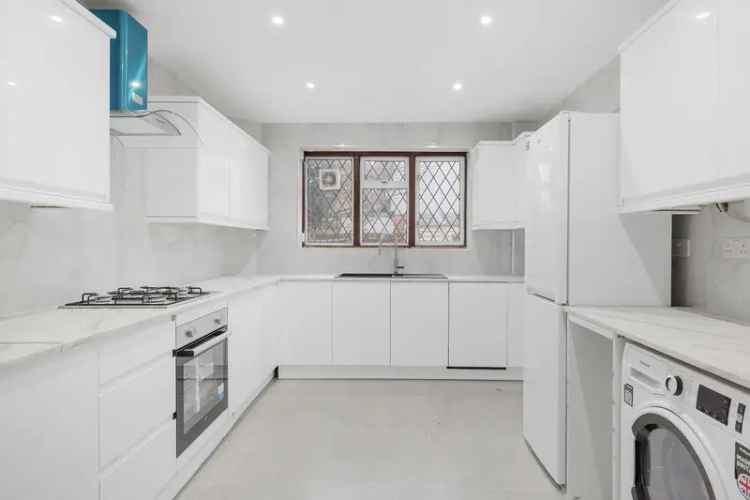 Detached House for sale with 4 bedrooms, Argyle Road, London