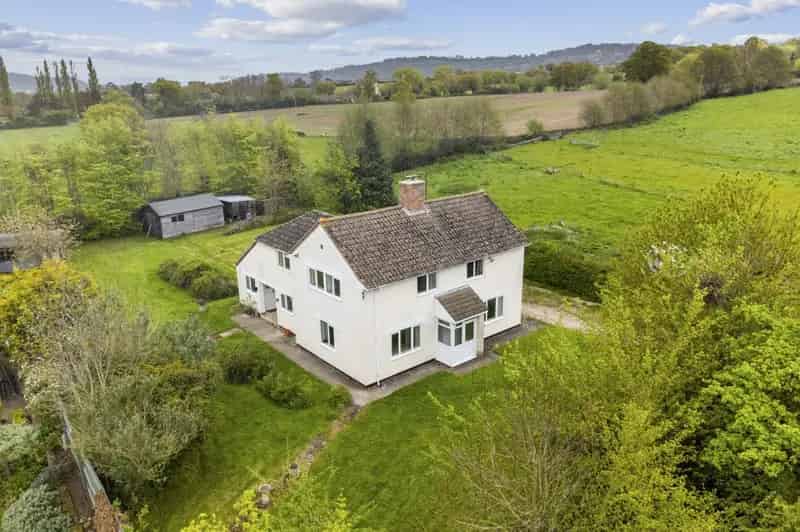 5 Bedroom Detached Farmhouse for Sale