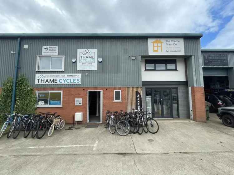 1st Floor Office Workshop Thame 915 Sq Ft 2 Parking Spaces