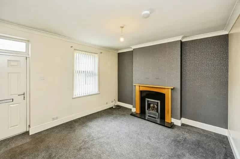2 Bedroom End Terrace House for Sale Clayton West HD8