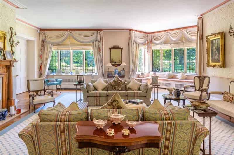 10 Bedroom Cotswold Manor House For Sale