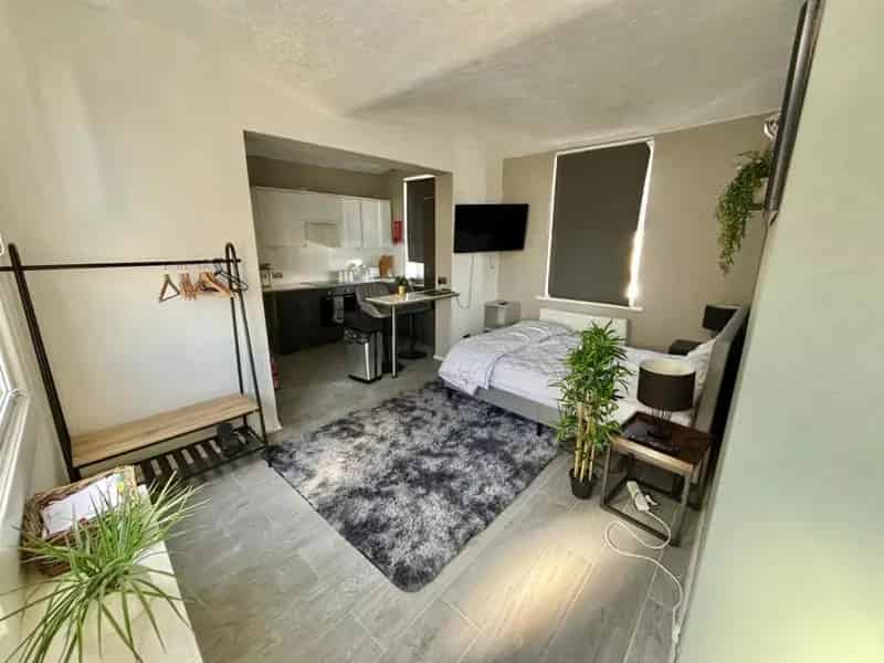 Brighton Studio Apartment 25 sq ft Modern City Living