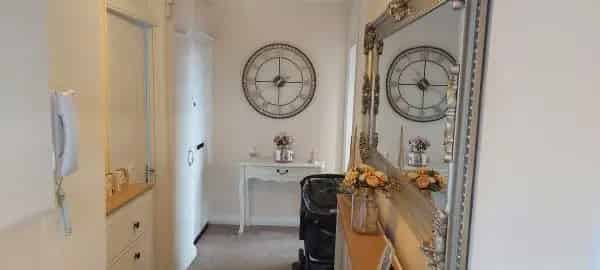 Spacious Double Bedroom Flat Near Tube Station