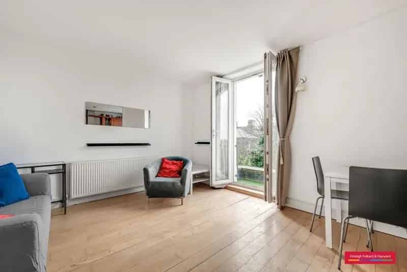Two Double Bedroom Flat in Camden, Central London