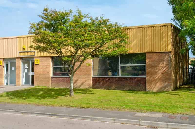 Warehouse Industrial Unit To Let 2590 sq ft