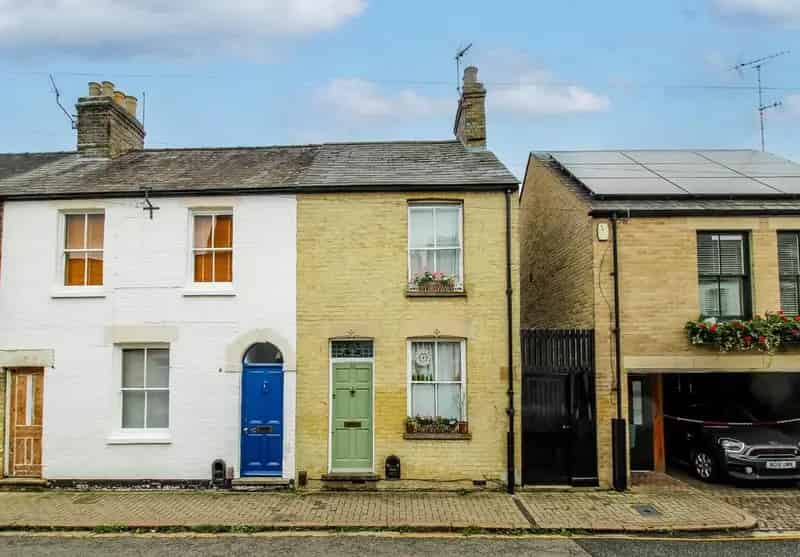 2 Bedroom End Terrace House For Sale Near Cambridge Station