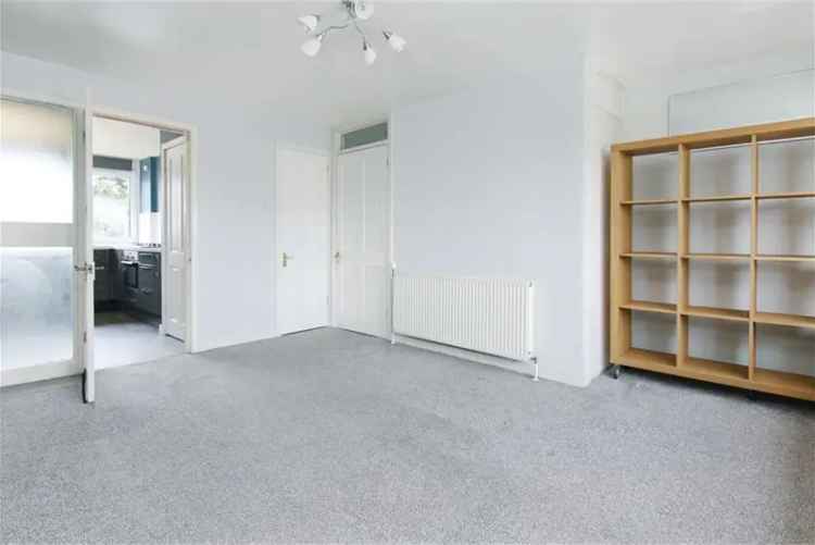 2 Bed Top Floor Flat Gilmerton Edinburgh