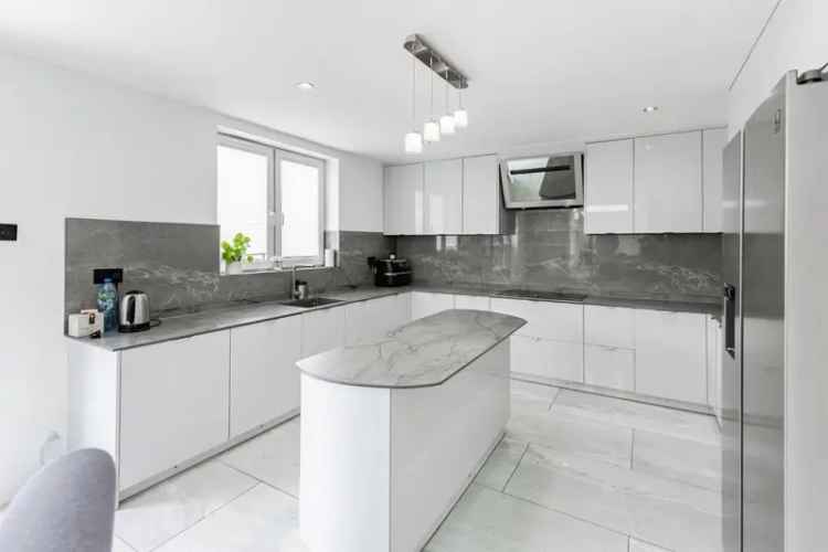 Spacious Extended Semi Detached Family Home 4 5 Bedrooms Ensuite Stunning Kitchen
