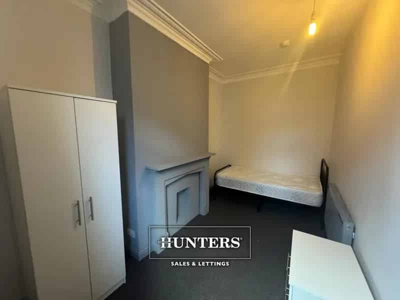 1 bedroom Flat To Let Available 17 03 2025