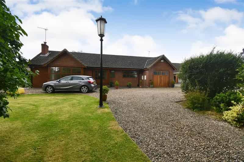 3 Bedroom Detached Bungalow For Sale