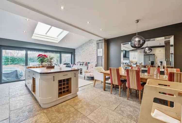 4 Bedroom House for Sale in Southfields