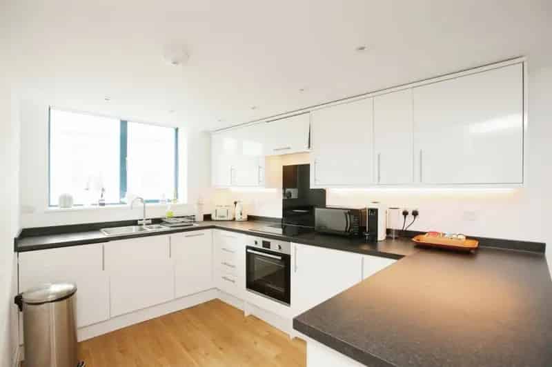 Sea View Apartment Near Torquay Harbour - 2 Double Bedrooms