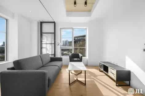 1 Room 83m² Flat London Riverside Living