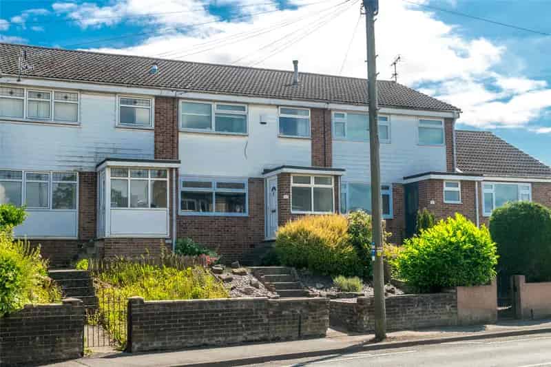 3 Bed House Near Leeds Commuter Links