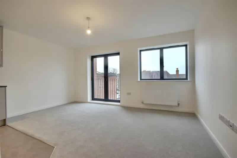 2 Bedroom Flat House to Rent