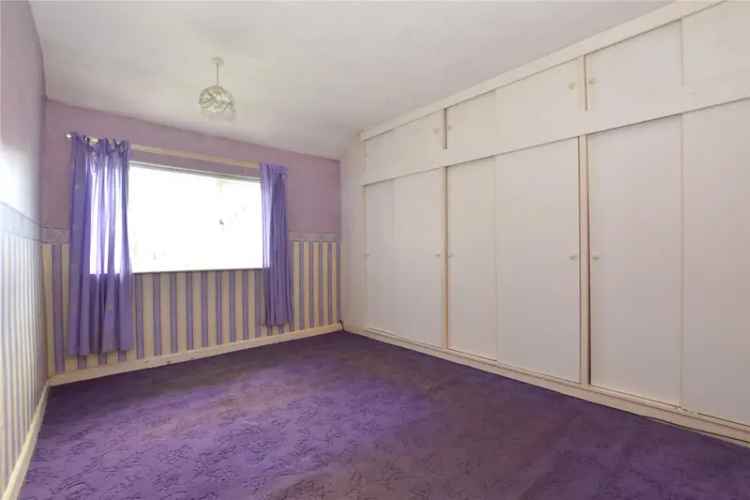 House For Sale in Leeds, England