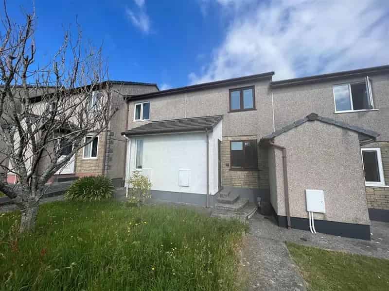 2 Bedroom House to Rent Mount Hawke
