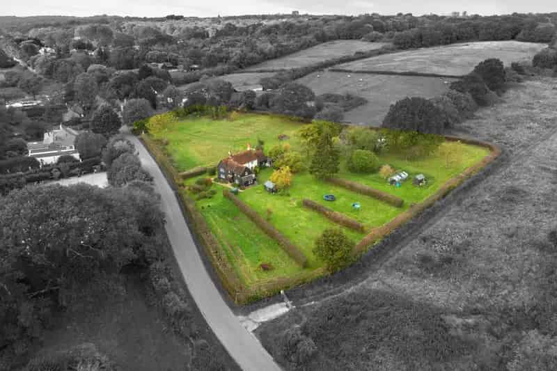 4 Bedroom Grade II Listed Detached Cottage - 2.35 Acres