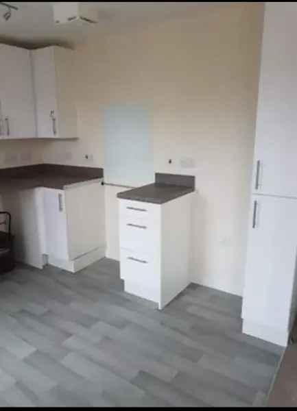 Flat For Rent in Eastleigh, England