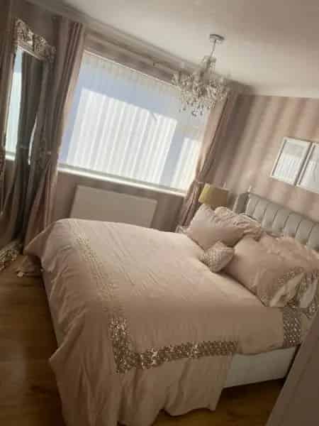 Large 2 Bedroom House Near St Johns Schools