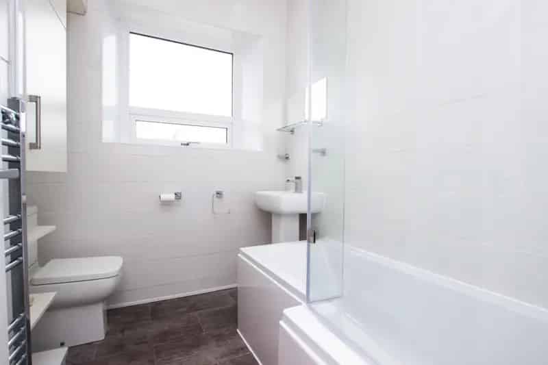 2 bedroom House
 To Let 
Total Size: 808 SQ FT