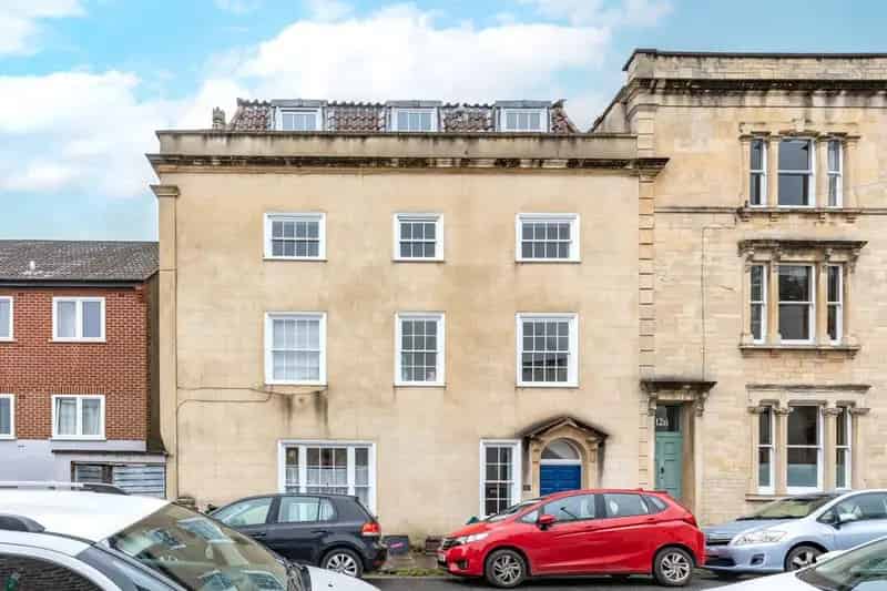 2 Bedroom Ground Floor Flat for Sale
