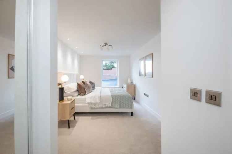 Apt 13, Colinton Road