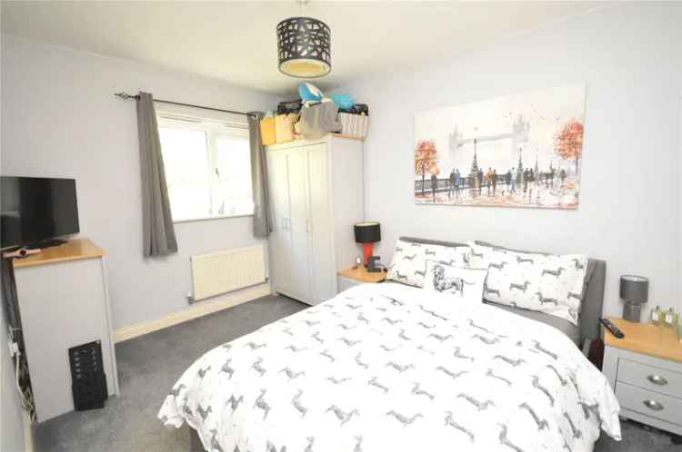 House For Sale in Leeds, England