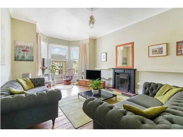 2 Bedroom Flat for Sale Greenlaw Avenue