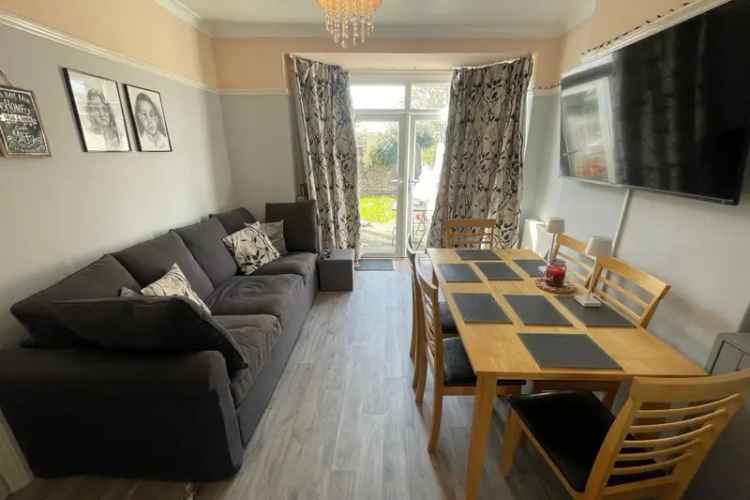 3 Bed Semi Detached House with Conservatory and Garden