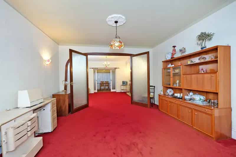 Spacious Detached House Requiring Modernisation