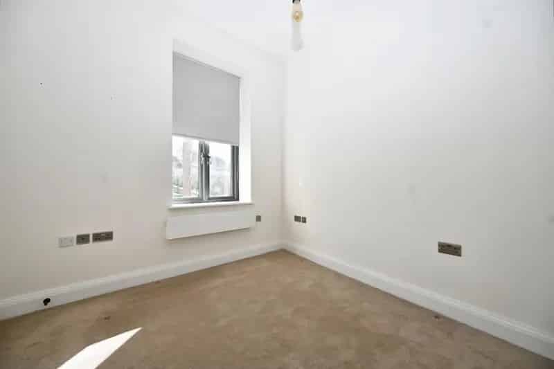 2 Bedroom Flat for Sale Yeadon No Onward Chain