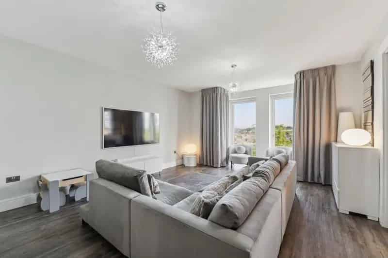 Luxury 2-Bedroom Apartment for Sale in Glasgow's Park District