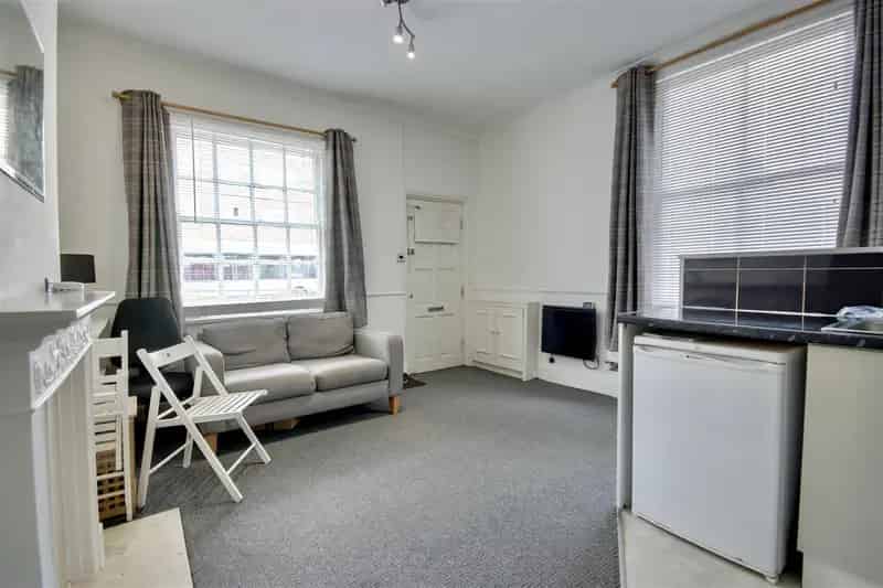 1 Bedroom Flat House to Rent