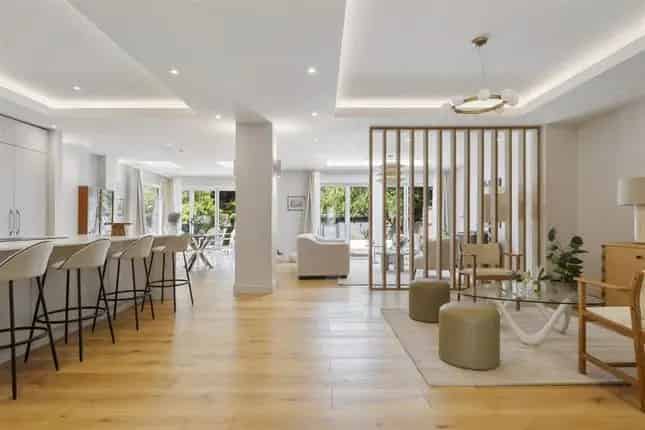 5-6 Bedroom Family Home for Sale in London NW2