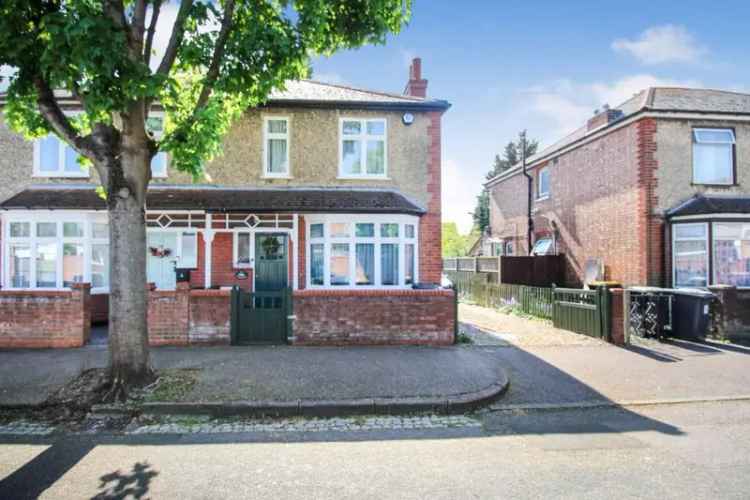 3 Bedroom Semi-Detached House Bedford