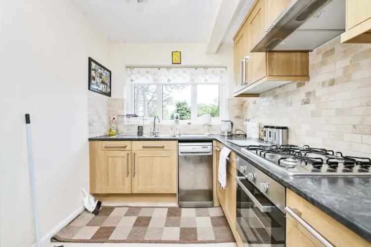 3 Bed End Terrace House Headlands Northampton Near School No Chain