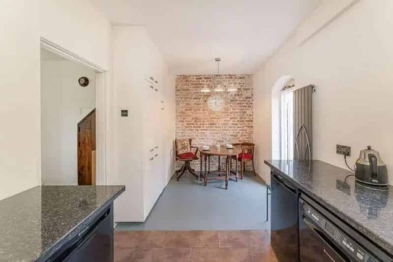 2 Bed Terrace House for Sale - High Standard Finish