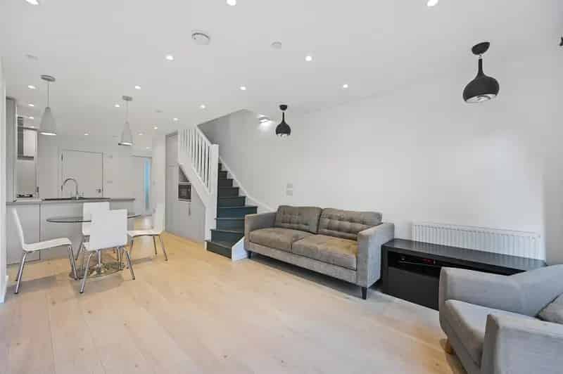 4 Bedroom Townhouse for Rent East Finchley