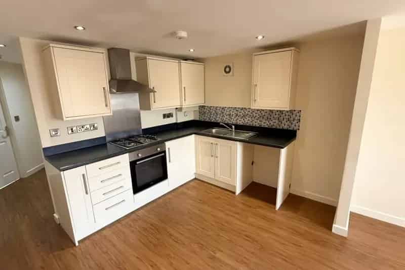 Modern 2-Bedroom Apartment Near Transport Links