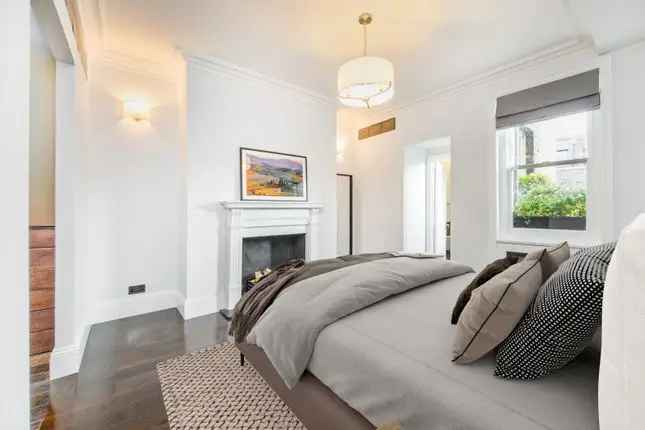 Flat for Rent Great Portland Street Fitzrovia London W1W