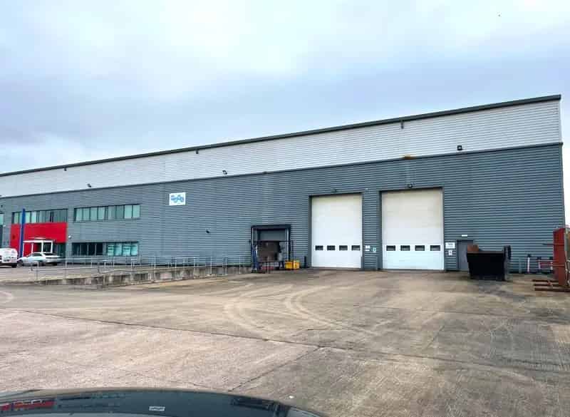 Modern High Bay Warehouse Stafford Park 10