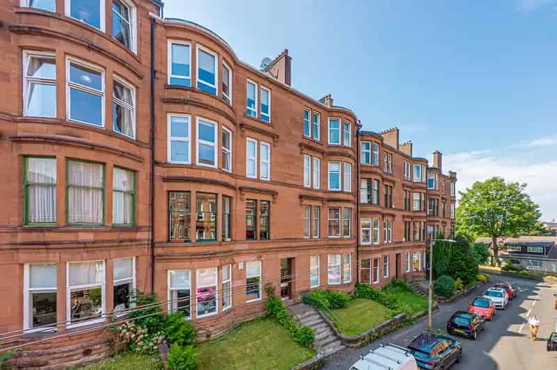 2 Bedroom Apartment for Sale in Shawlands Glasgow