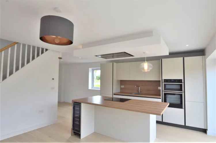 3 Bedroom House to Rent Near Cheltenham