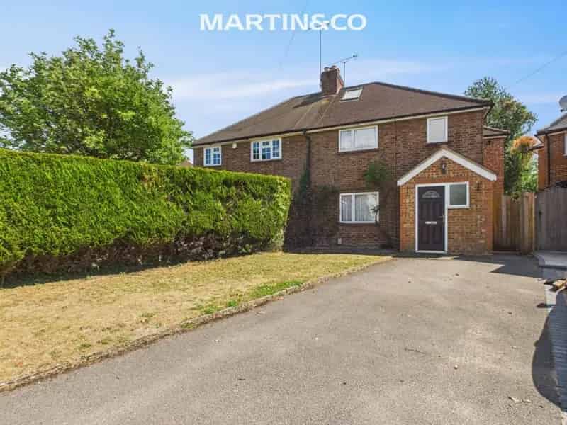 4 Bedroom House Near Wokingham Town Centre