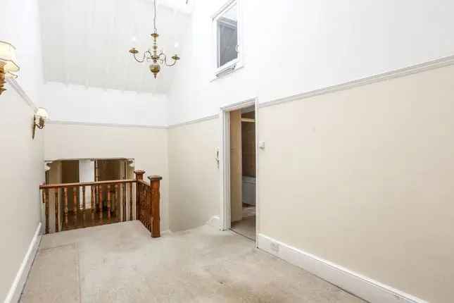 Flat to rent in Ridgway, London SW19