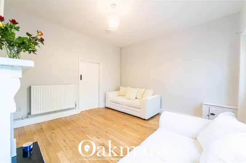 2 Bedroom Cottage for Sale Near Local Amenities
