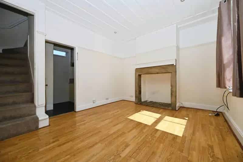 2 Bedroom House For Sale Near Guiseley Train Station